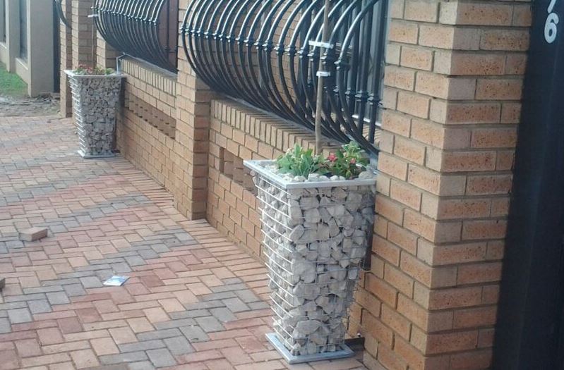 Architectural-Applications_Plant-holder